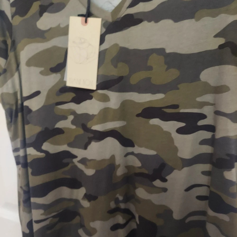 New with tags.  Camo tee 1x - Picture 4 of 16